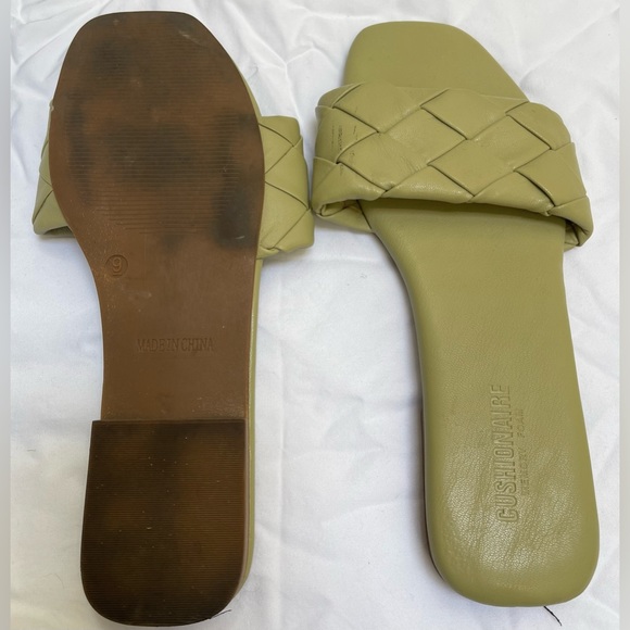 Women’s Cushionaire Slide Sandals in Green - Picture 2 of 5